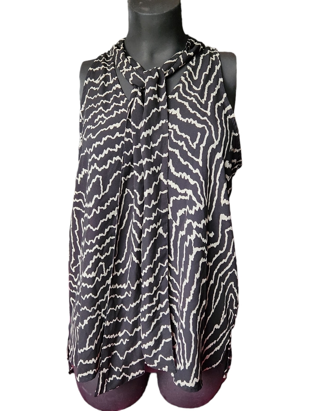 Philosophy Black & White Sleeveless Tie‑Neck Blouse | Size M | Lightweight